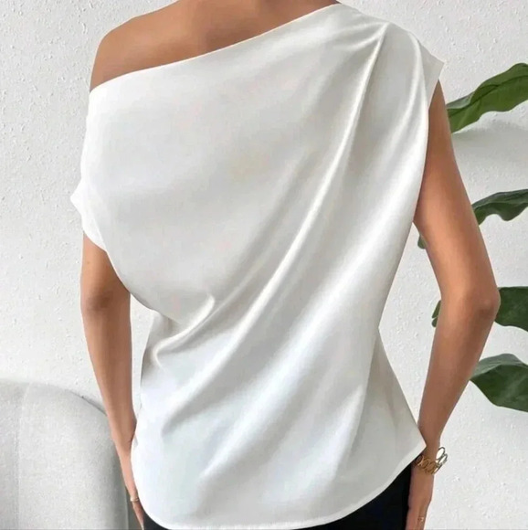 Women's Floral Printed Ruffle Asymmetrical Neck Blouse - Picture 5 of 5